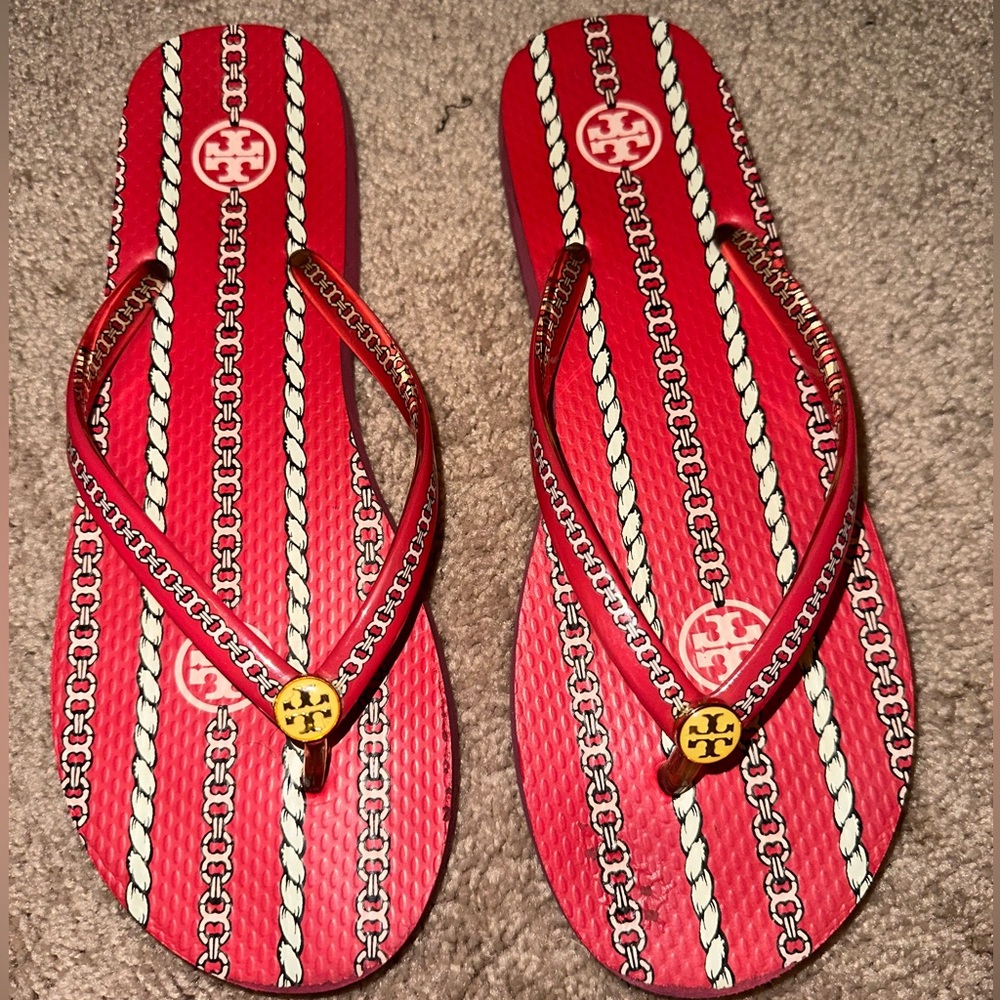 Tory burch flip flop around size 8 most likely